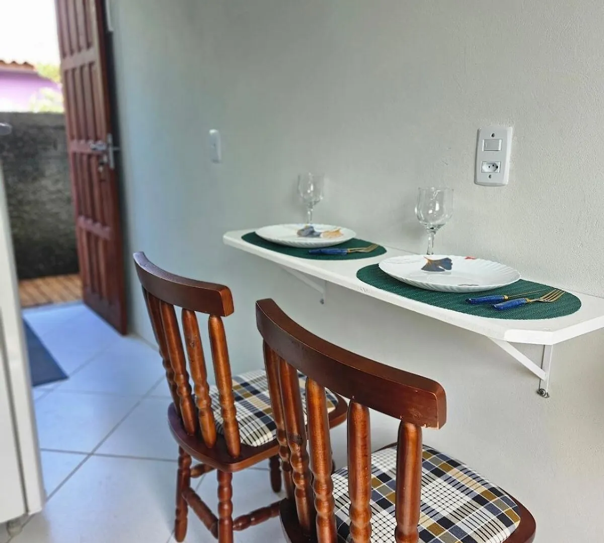 Studio Com Ar Condicionado E Estacionamento Gratuito Proximo Ao Aeroporto E Praias フロリアノポリス 別荘
