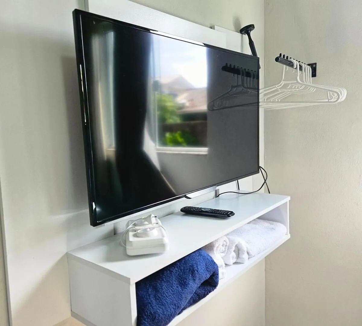 Studio Com Ar Condicionado E Estacionamento Gratuito Proximo Ao Aeroporto E Praias フロリアノポリス 別荘